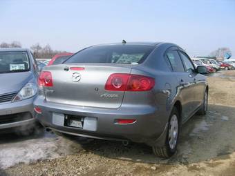 2004 Mazda Axela Photos