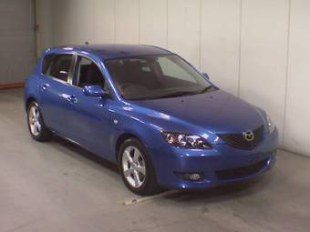 2004 Mazda Axela Photos