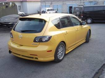 2004 Mazda Axela Pictures