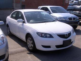 2004 Mazda Axela Pictures