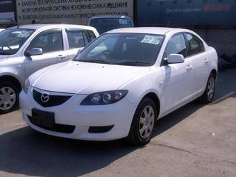 2004 Mazda Axela Pictures