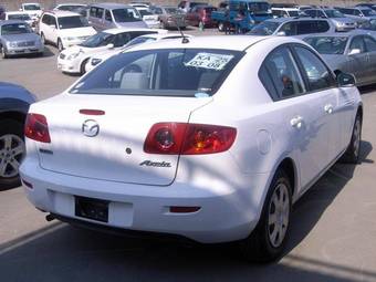 2004 Mazda Axela Photos