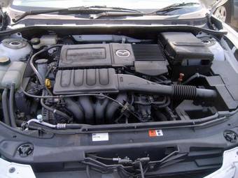2004 Mazda Axela Pictures