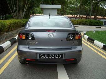 2004 Mazda Axela Pics