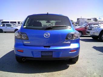 2004 Mazda Axela Pictures