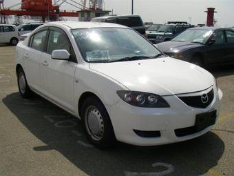 2004 Mazda Axela Photos