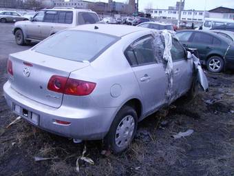 2004 Mazda Axela Pictures