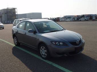 2004 Mazda Axela Photos