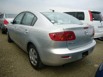 2004 Mazda Axela Pictures