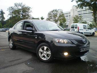 2004 Mazda Axela Pictures