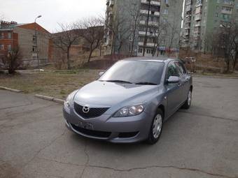 2004 Mazda Axela Photos