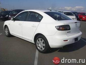 2004 Mazda Axela Pictures