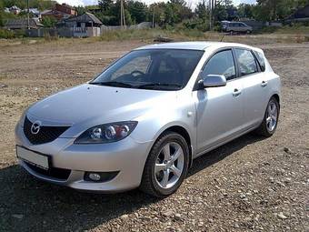 2004 Mazda Axela Images