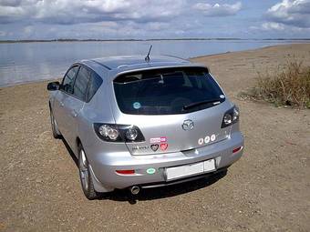 2004 Mazda Axela Pics