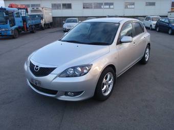 2004 Mazda Axela Images