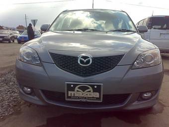 2004 Mazda Axela Pictures