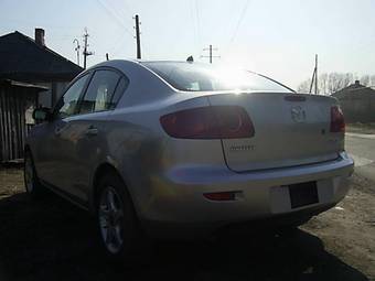 2004 Mazda Axela Pictures
