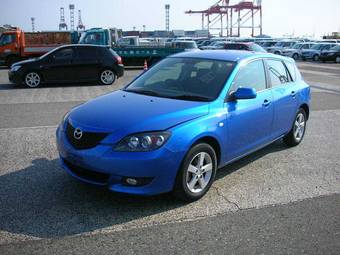 2004 Mazda Axela Photos