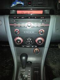 2004 Mazda Axela Pictures