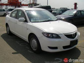 2004 Mazda Axela Photos