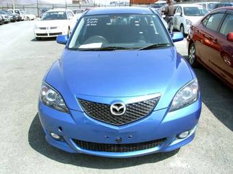 2004 Mazda Axela Images