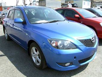 2004 Mazda Axela Pictures