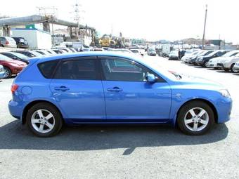 2004 Mazda Axela Pics