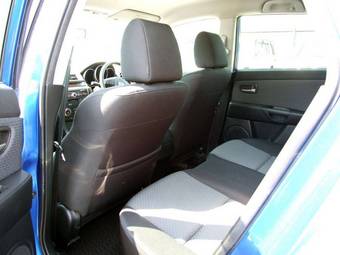 2004 Mazda Axela Pictures