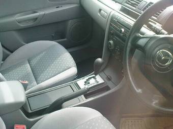 2004 Mazda Axela Pics