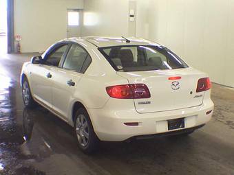 2004 Mazda Axela Photos