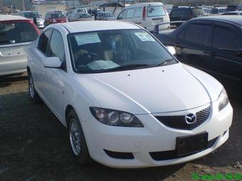 2004 Mazda Axela Pictures