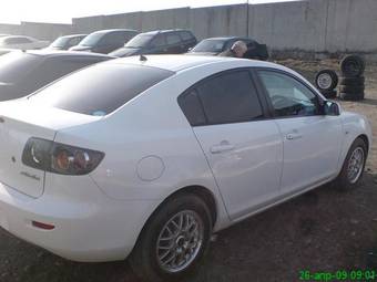 2004 Mazda Axela Photos