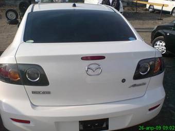 2004 Mazda Axela Pictures