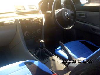 2004 Mazda Axela Pictures