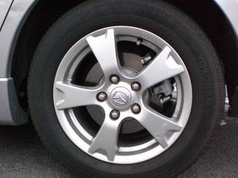 2004 Mazda Axela Wallpapers
