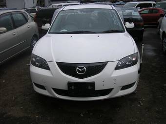 2004 Mazda Axela Photos