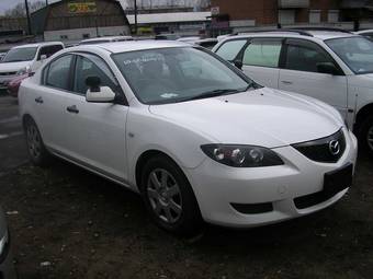 2004 Mazda Axela Photos