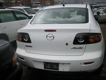2004 Mazda Axela Pictures