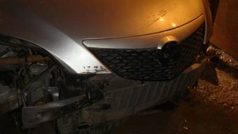 2004 Mazda Axela Pictures