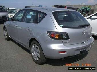 2004 Mazda Axela Pictures