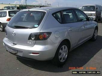 2004 Mazda Axela Photos