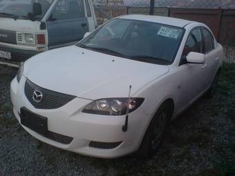 2004 Mazda Axela Images