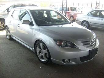 2004 Mazda Axela Pics