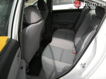 2004 Mazda Axela Photos