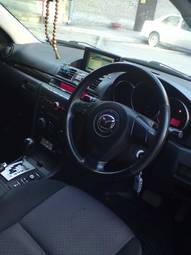 2004 Mazda Axela Pics