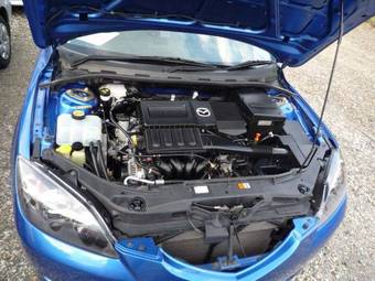 2004 Mazda Axela Photos