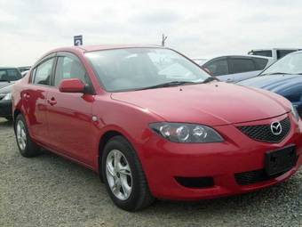 2004 Mazda Axela Pictures