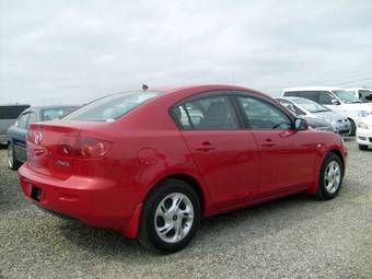 2004 Mazda Axela Pictures