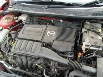 2004 Mazda Axela Pictures