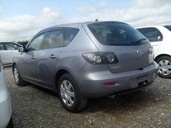 2004 Mazda Axela Pics